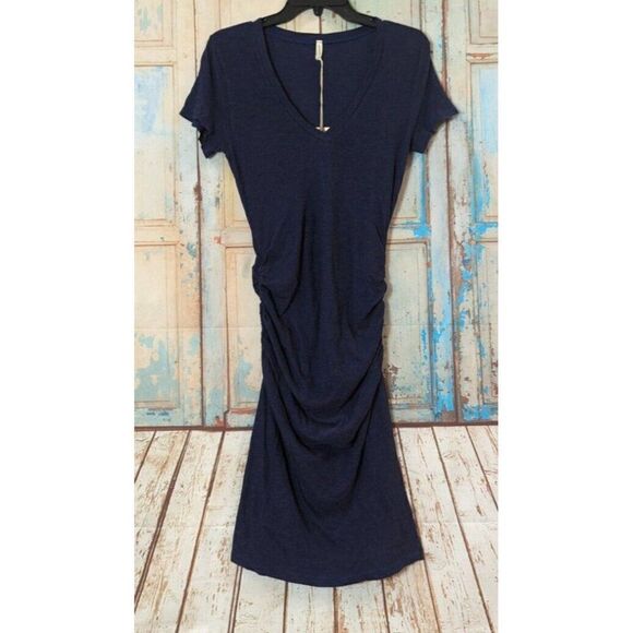 Lanston Womens Size Medium Navy Short Sleeve V-Neck Ruched Midi T-Shirt Dress - Picture 2 of 10